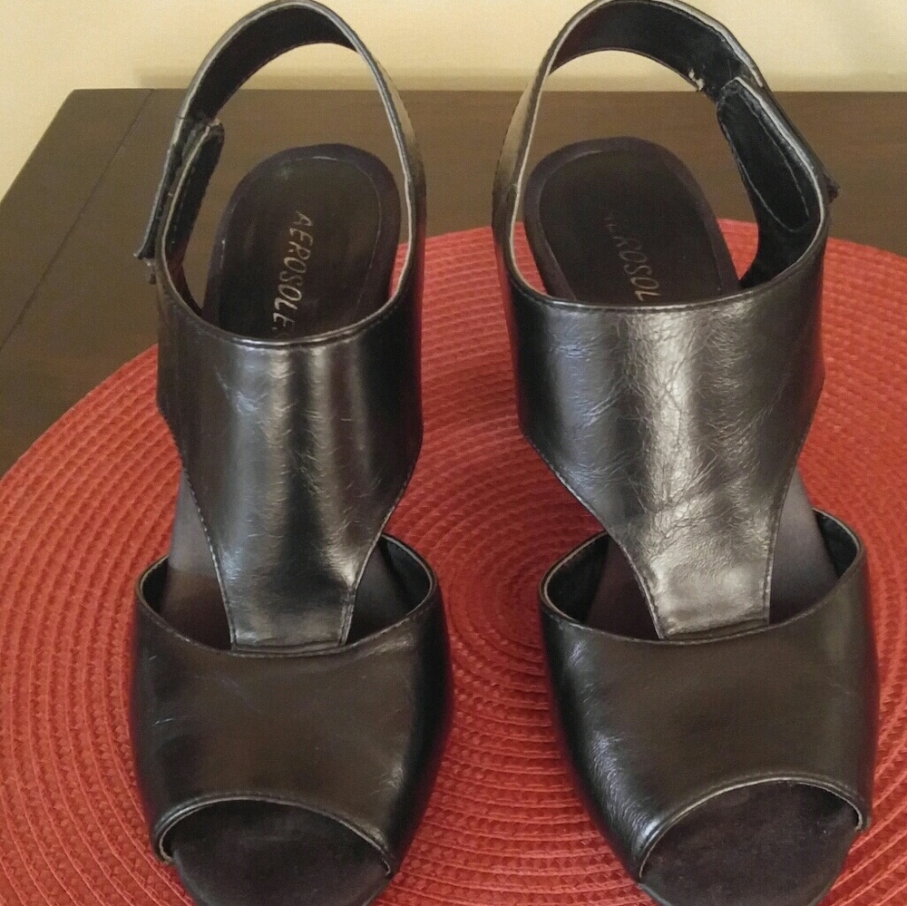 Aerosoles black heels/sandals